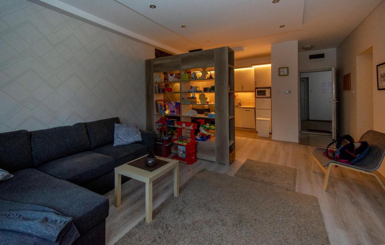 Family Residence Eger Extérieur photo